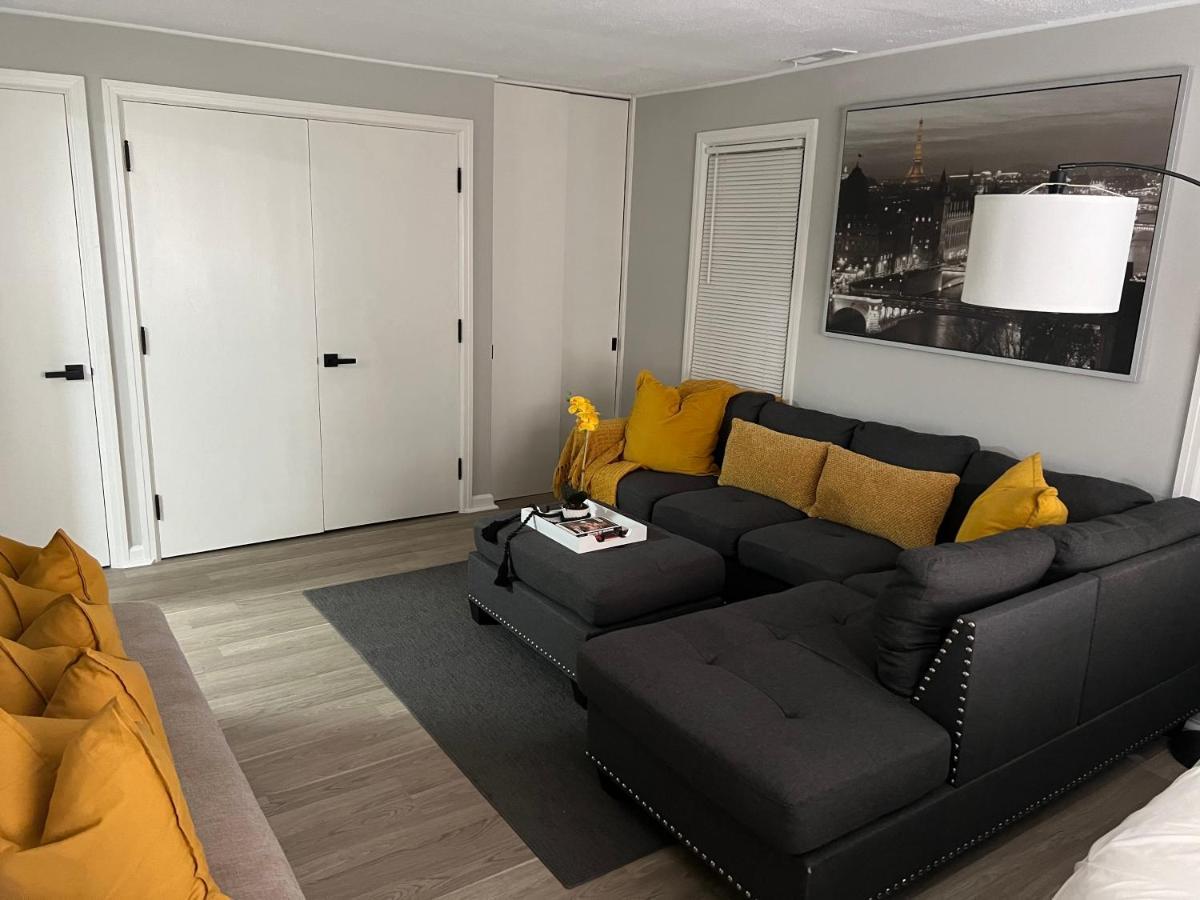 Cozy Studio Centrally Located Apartment Уестървил Екстериор снимка
