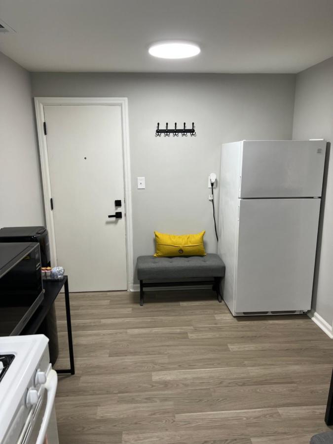 Cozy Studio Centrally Located Apartment Уестървил Екстериор снимка